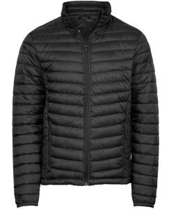 A padded jacket it features SBS zip closures, two secure front zip pockets, an inner pocket, adjustable hem and elasticated invisible cuffs for a clean finish.
