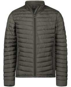 A padded jacket it features SBS zip closures, two secure front zip pockets, an inner pocket, adjustable hem and elasticated invisible cuffs for a clean finish.