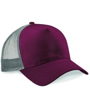 Customised snapback trucker cap